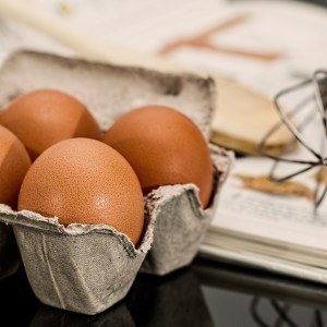 scatola di 6 uova con ricettario