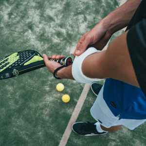 Attrezzatura da padel: racchetta, palla e abbigliamento