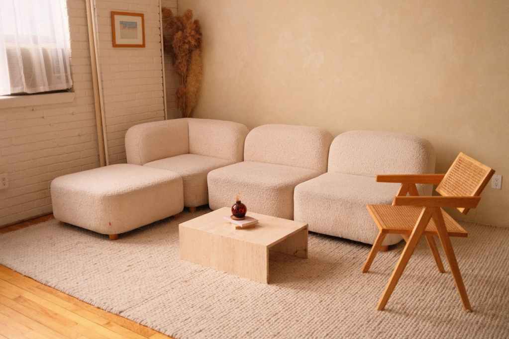 Salone italiano con arredamento moderno