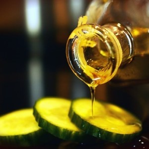 olio di girasole su una melanzana